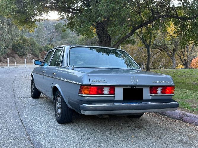 Mercedes-benz-300d-1983-Blue-2