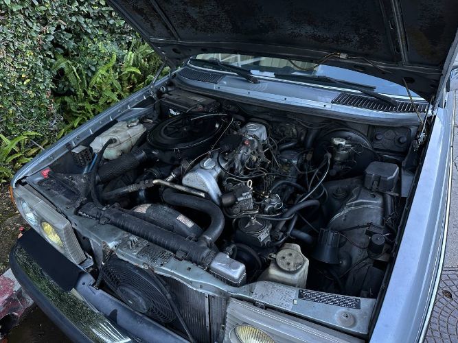 Mercedes-benz-300d-1983-Blue-5
