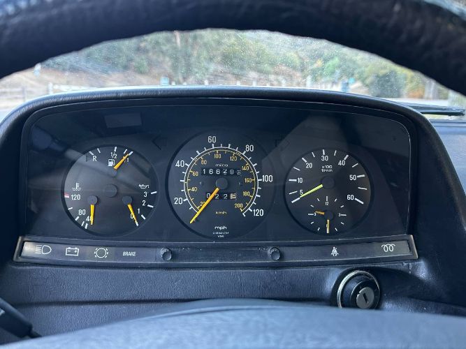 Mercedes-benz-300d-1983-Blue-8