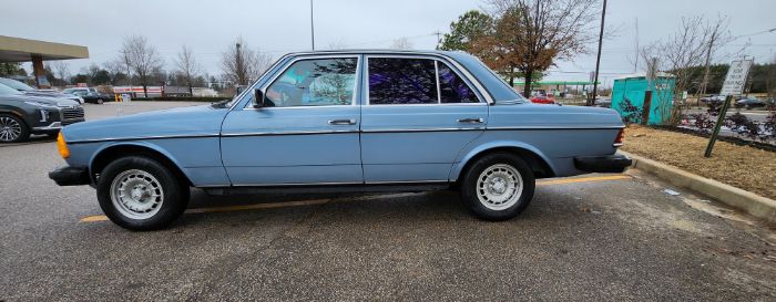 Mercedes-benz-300d-1985-10