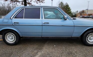 Mercedes-benz-300d-1985-11