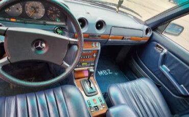 Mercedes-benz-300d-1985-15