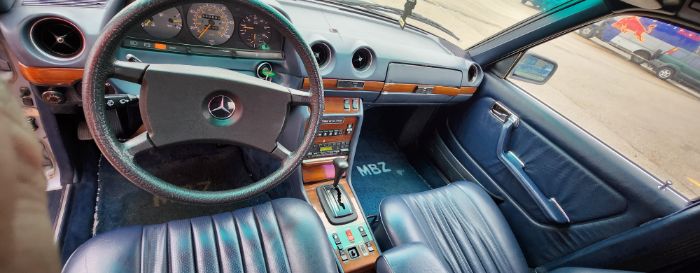 Mercedes-benz-300d-1985-15