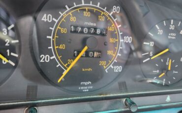 Mercedes-benz-300d-1985-16