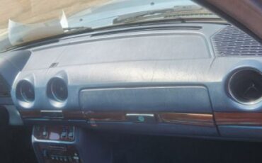 Mercedes-benz-300d-1985-19
