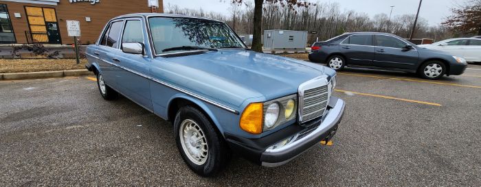 Mercedes-benz-300d-1985-2