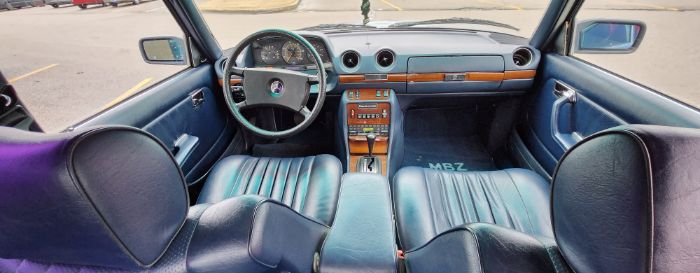 Mercedes-benz-300d-1985-20