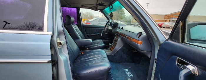 Mercedes-benz-300d-1985-23