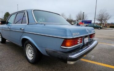 Mercedes-benz-300d-1985-5