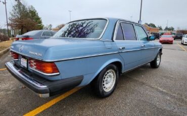 Mercedes-benz-300d-1985-6