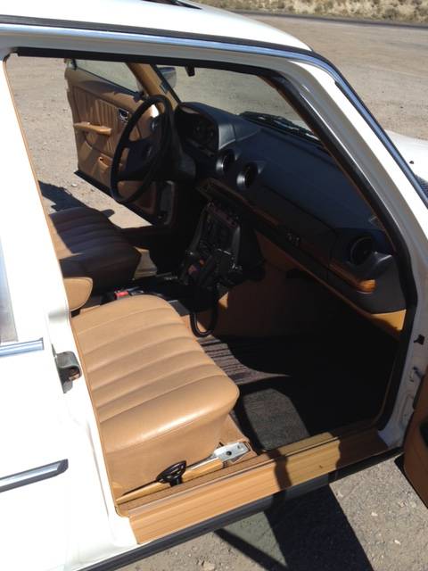 Mercedes-benz-300d-diesel-1980-white-5