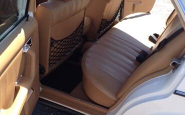 Mercedes-benz-300d-diesel-1980-white-6