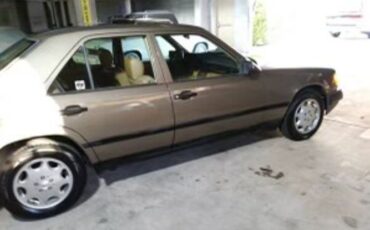 Mercedes-benz-300e-1988