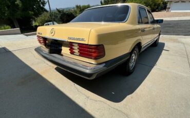 Mercedes-benz-300sd-1981-Yellow-19