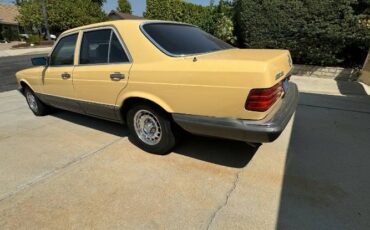Mercedes-benz-300sd-1981-Yellow-20