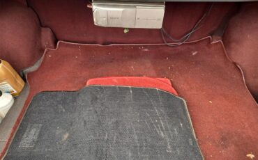 Mercedes-benz-300sd-1983-Gray-Burgundy-6