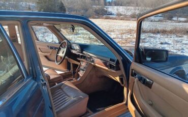 Mercedes-benz-300sd-1983-Lapis-Blue-3