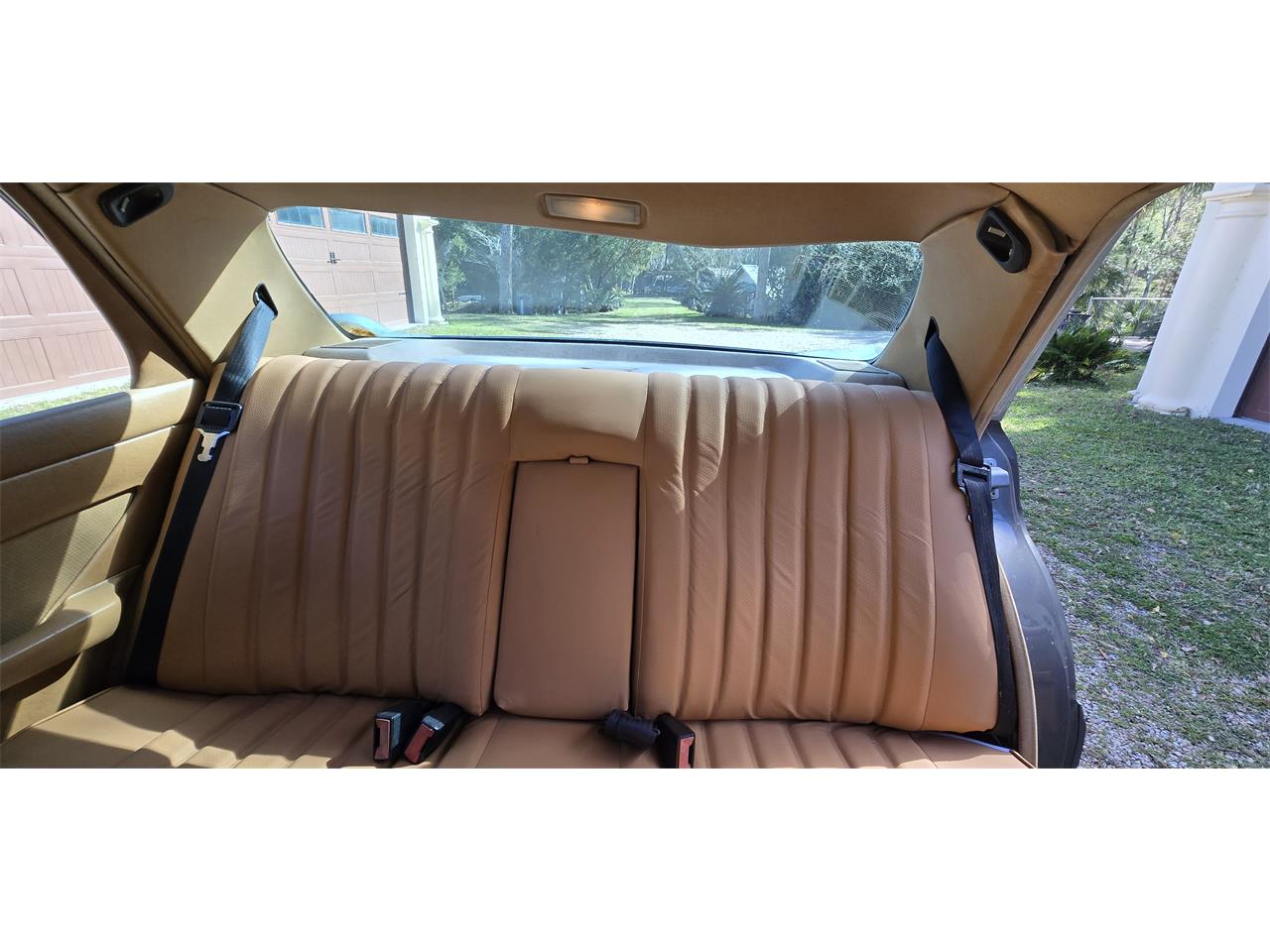 Mercedes-benz-300sd-1983-gray-Tan-11