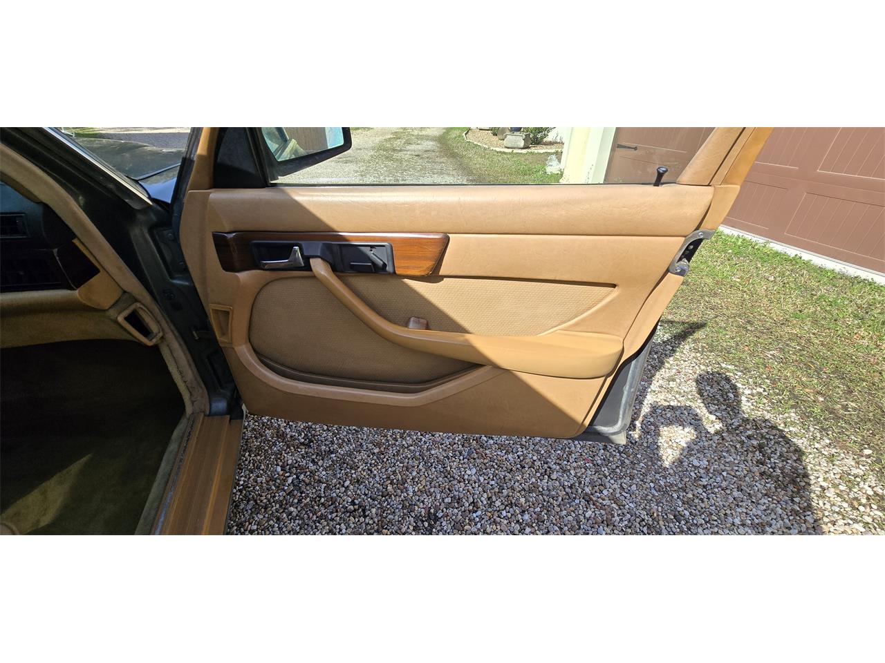 Mercedes-benz-300sd-1983-gray-Tan-12