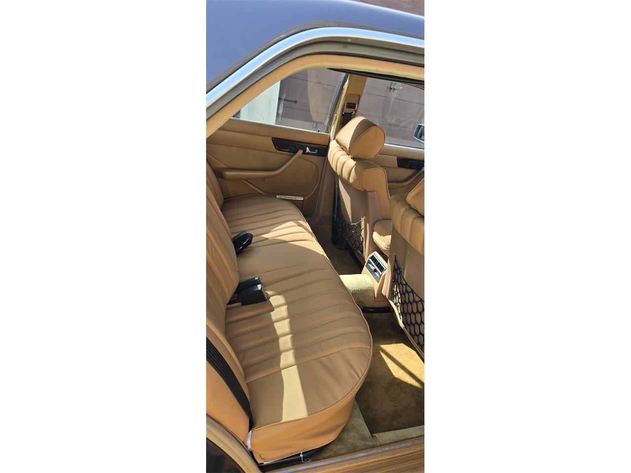Mercedes-benz-300sd-1983-gray-Tan-17