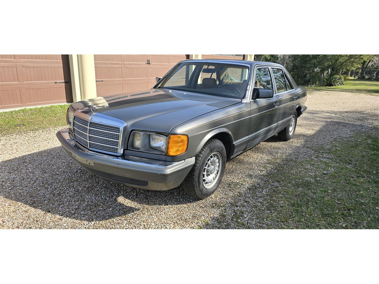Mercedes-benz-300sd-1983-gray-Tan-22