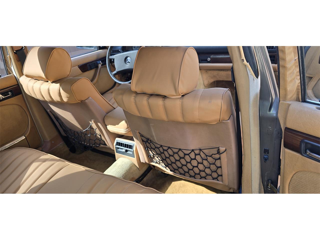 Mercedes-benz-300sd-1983-gray-Tan-25