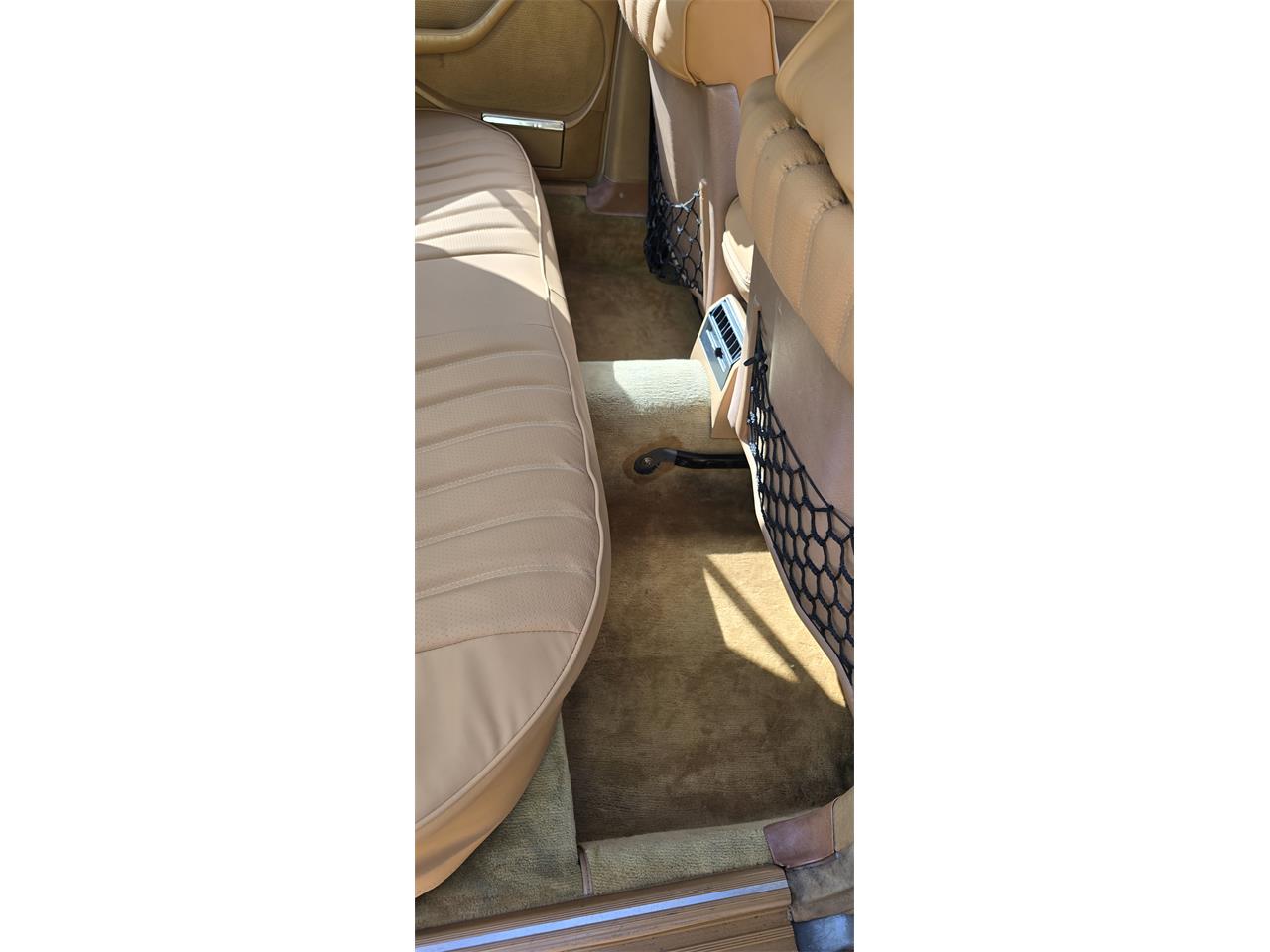 Mercedes-benz-300sd-1983-gray-Tan-28