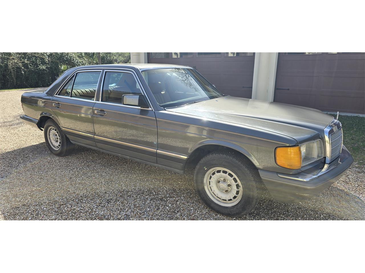 Mercedes-benz-300sd-1983-gray-Tan-29