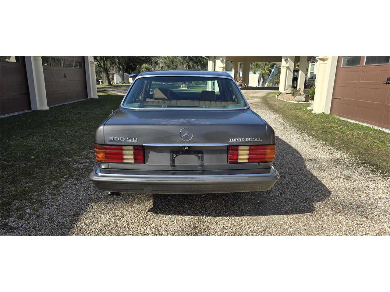 Mercedes-benz-300sd-1983-gray-Tan-32