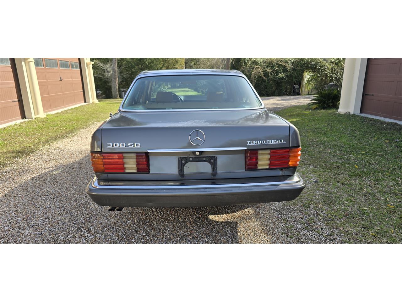 Mercedes-benz-300sd-1983-gray-Tan-33