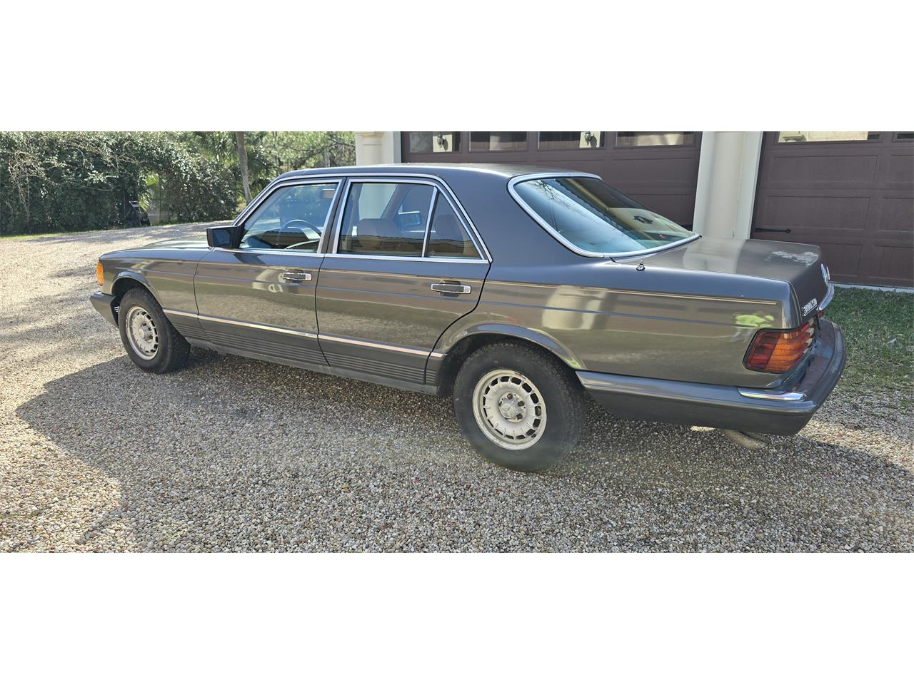 Mercedes-benz-300sd-1983-gray-Tan-34