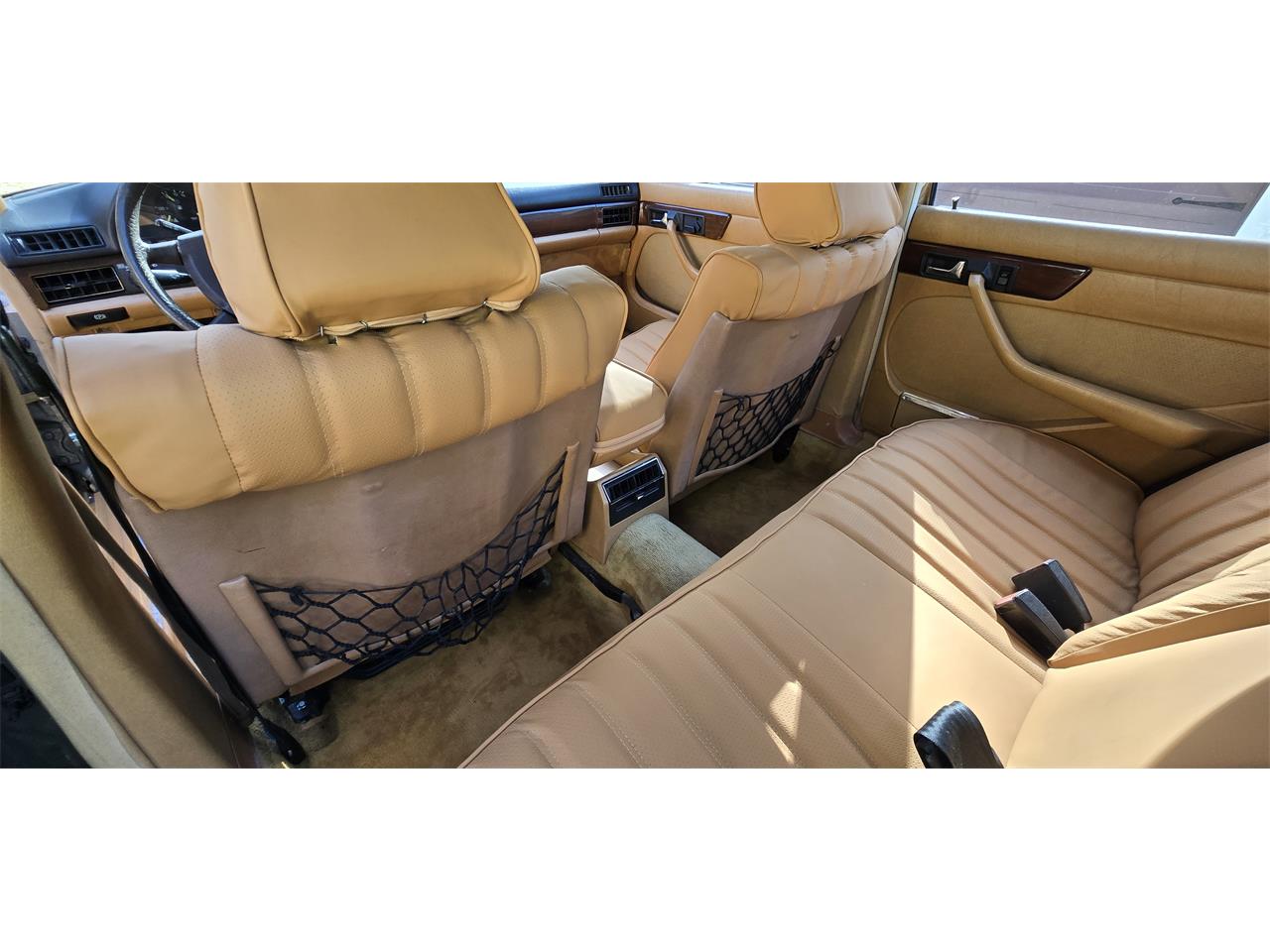 Mercedes-benz-300sd-1983-gray-Tan-37