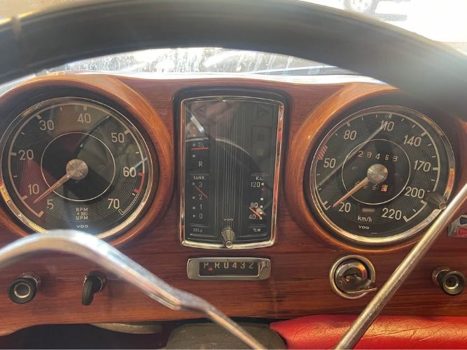 Mercedes-benz-300se-1964-Silver-Red-4