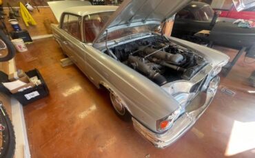 Mercedes-benz-300se-1964-Silver-Red-7