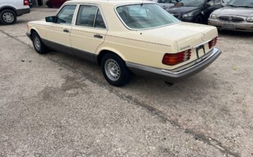 Mercedes-benz-300se-1984-2