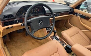 Mercedes-benz-300se-1984-5