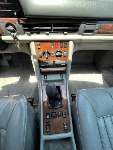 Mercedes-benz-300se-1986-Blue-12