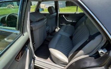 Mercedes-benz-300se-1986-Blue-13