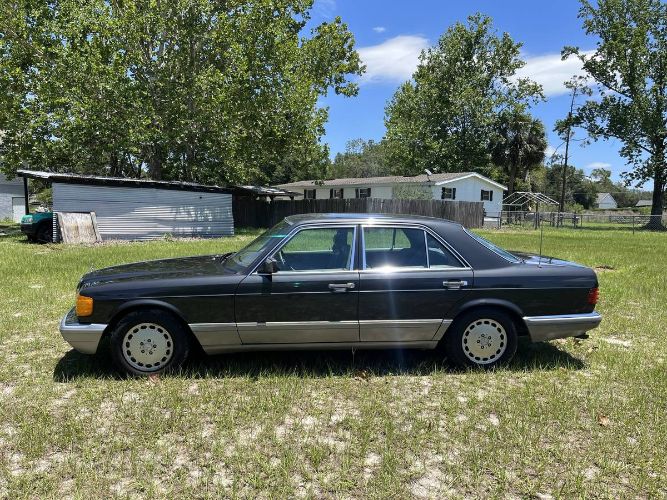 Mercedes-benz-300se-1986-Blue-21