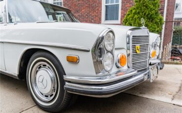 Mercedes-benz-300sel-1970-White-Blue-18