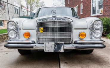 Mercedes-benz-300sel-1970-White-Blue-20