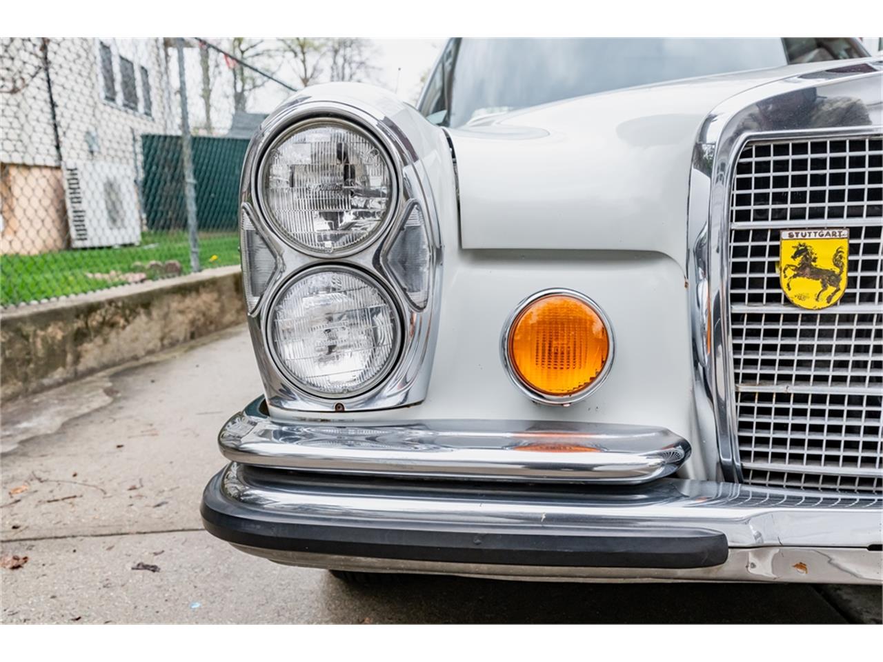 Mercedes-benz-300sel-1970-White-Blue-21