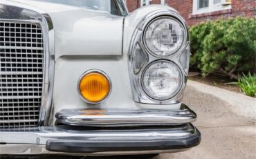 Mercedes-benz-300sel-1970-White-Blue-22