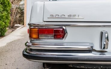 Mercedes-benz-300sel-1970-White-Blue-24