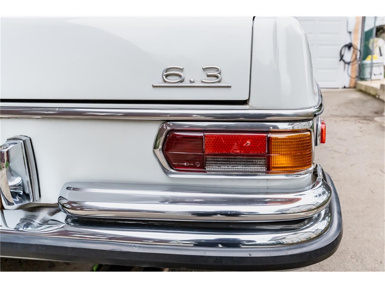 Mercedes-benz-300sel-1970-White-Blue-25