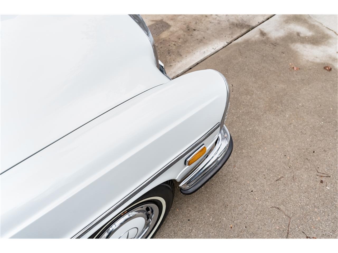 Mercedes-benz-300sel-1970-White-Blue-26