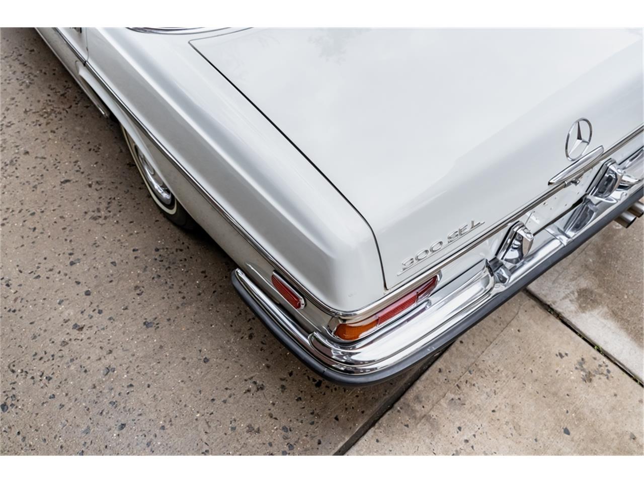 Mercedes-benz-300sel-1970-White-Blue-29