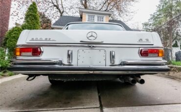 Mercedes-benz-300sel-1970-White-Blue-3