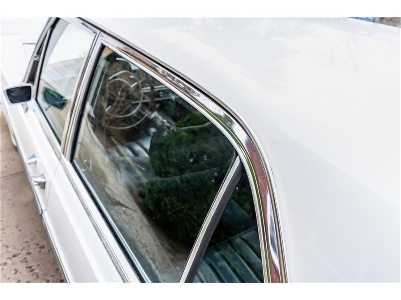 Mercedes-benz-300sel-1970-White-Blue-40
