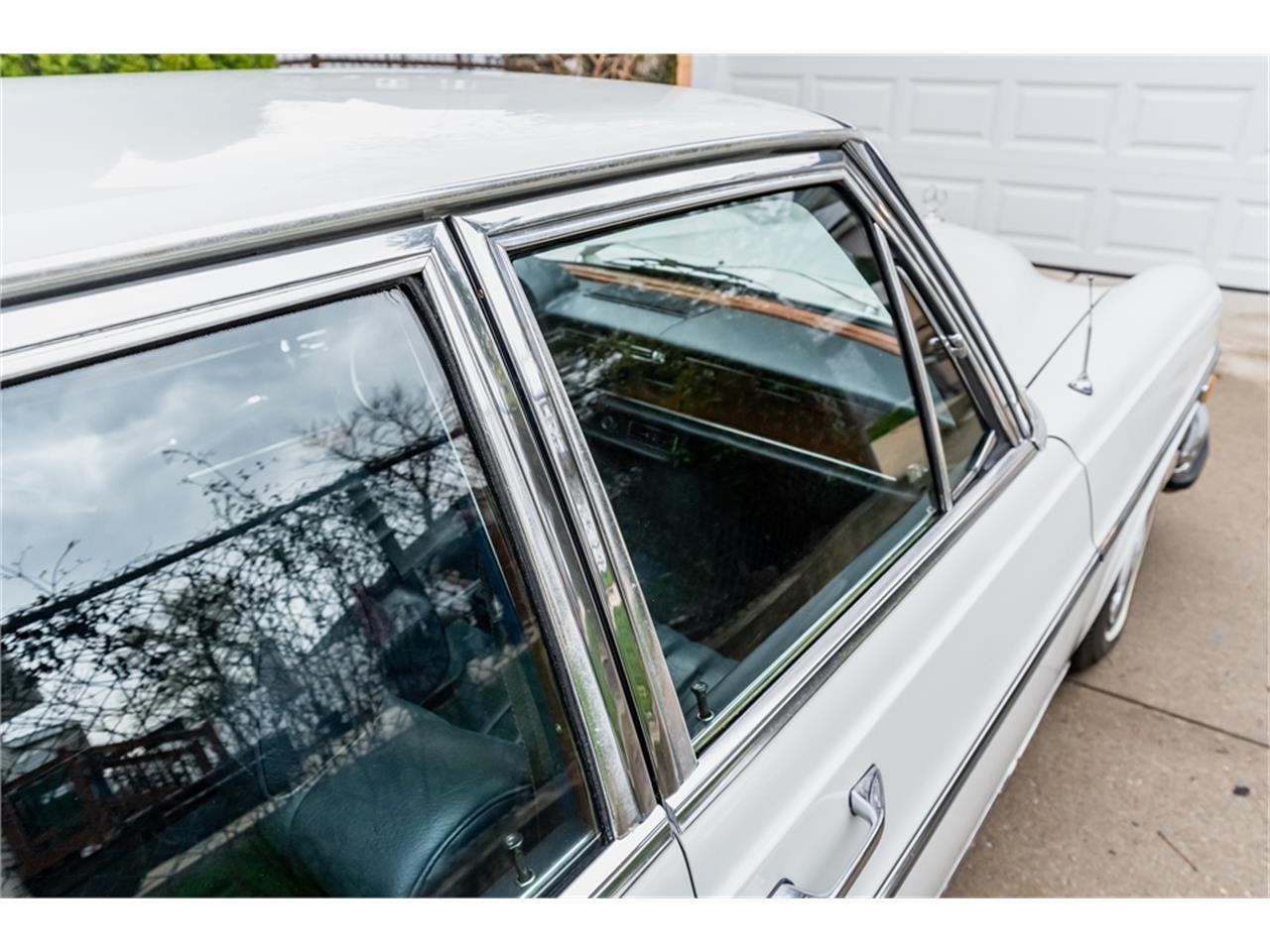 Mercedes-benz-300sel-1970-White-Blue-41